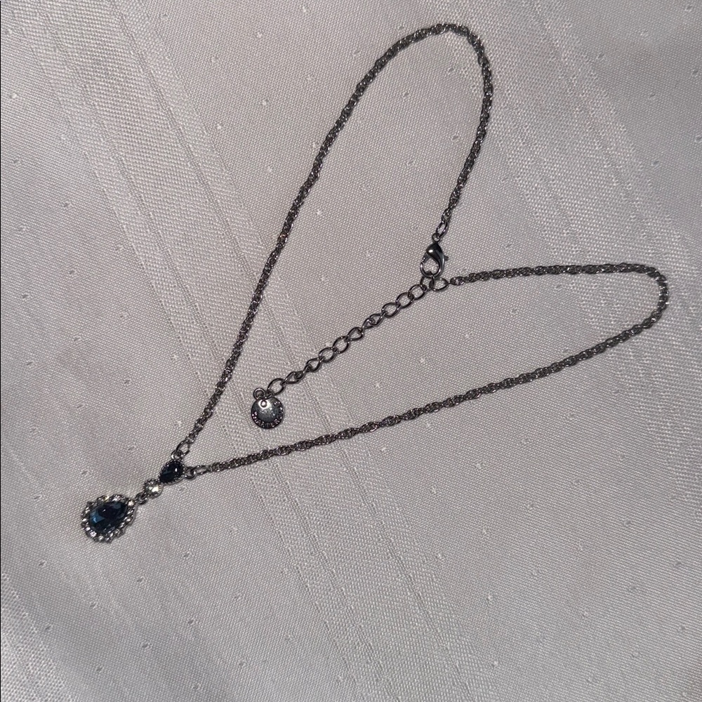 Elegant Silver and Blue Pendant Necklace